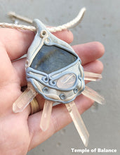 Load image into Gallery viewer, Quartz Box Set - Pendant & earrings