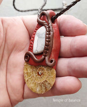 Load image into Gallery viewer, Pendant - howlite with AMMONITE