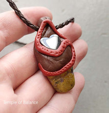 Load image into Gallery viewer, Pendant - Serpentine / Stitchtite with HEMATITE
