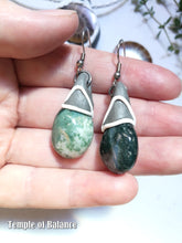 Load image into Gallery viewer, Moss Agate Box Set - Pendant, earrings, pin
