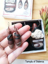 Load image into Gallery viewer, Shiva Lingam Box Set - Pendant &amp; earrings
